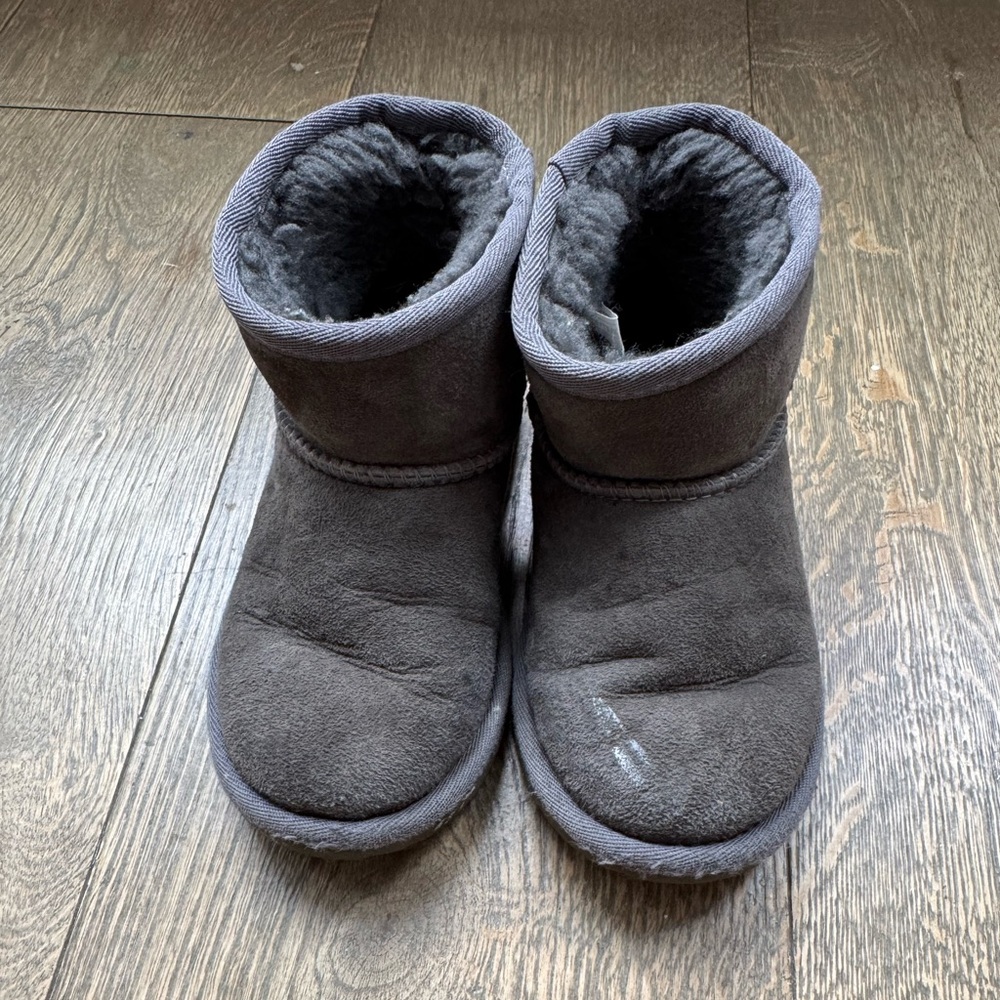 UGG Kids Charcoal Sheepskin Boots - size  Eu 27.5